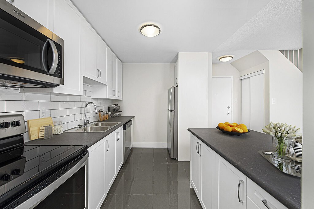 2 Bedroom Apartment for Rent - 7230 Darcel Ave, Mississauga, ON 2