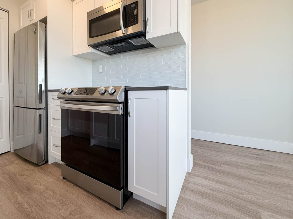 Studio Apartment for Rent - 5815 Yew St, Vancouver, BC 2