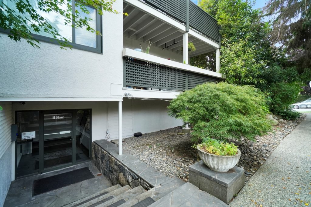 2 Bedroom Apartment for Rent - 165 19th St E, North Vancouver, BC 4