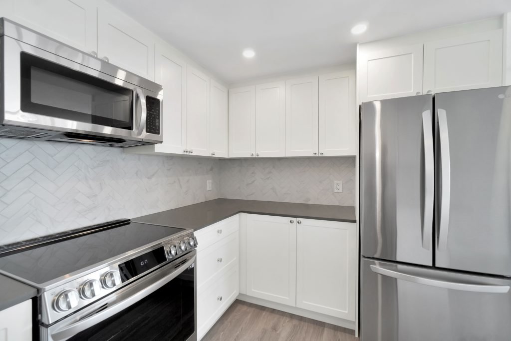 3 Bedroom Apartment for Rent - 2190 Bellevue Ave, West Vancouver, BC 3