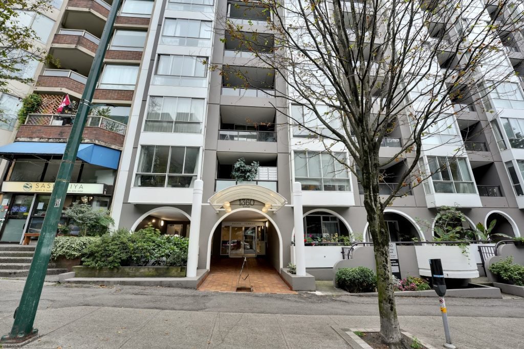 Studio Apartment for Rent - 1360 Hornby Street, Vancouver, BC 2