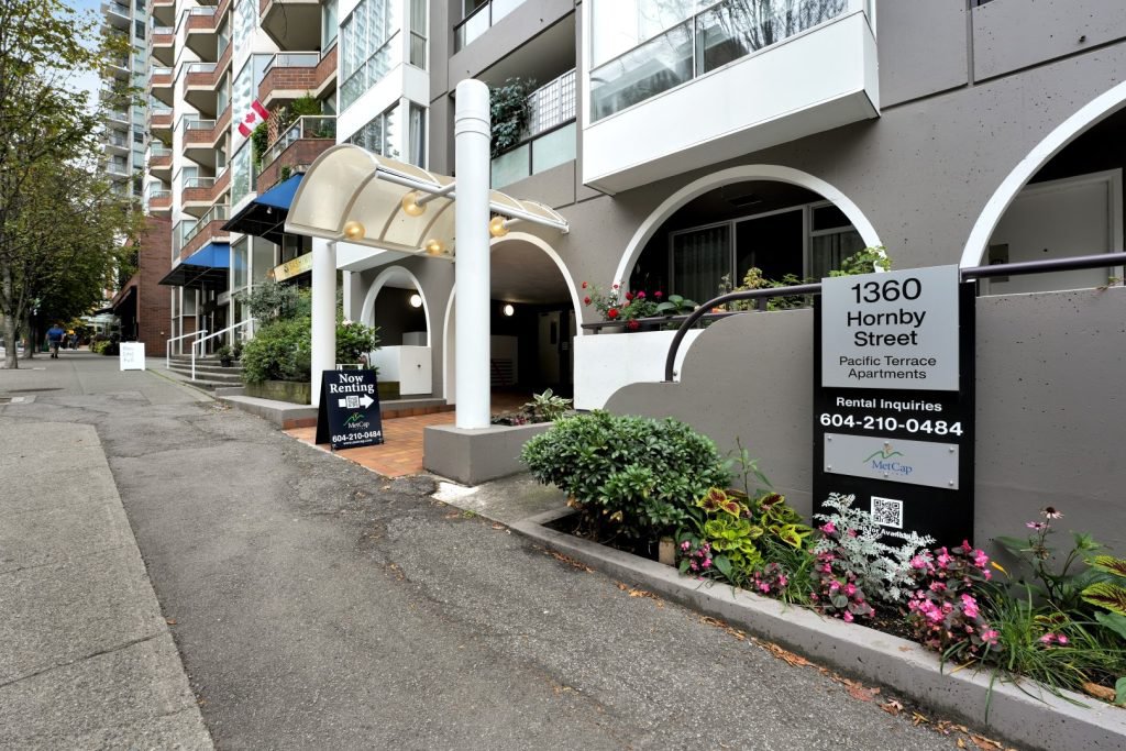 Studio Apartment for Rent - 1360 Hornby Street, Vancouver, BC 3