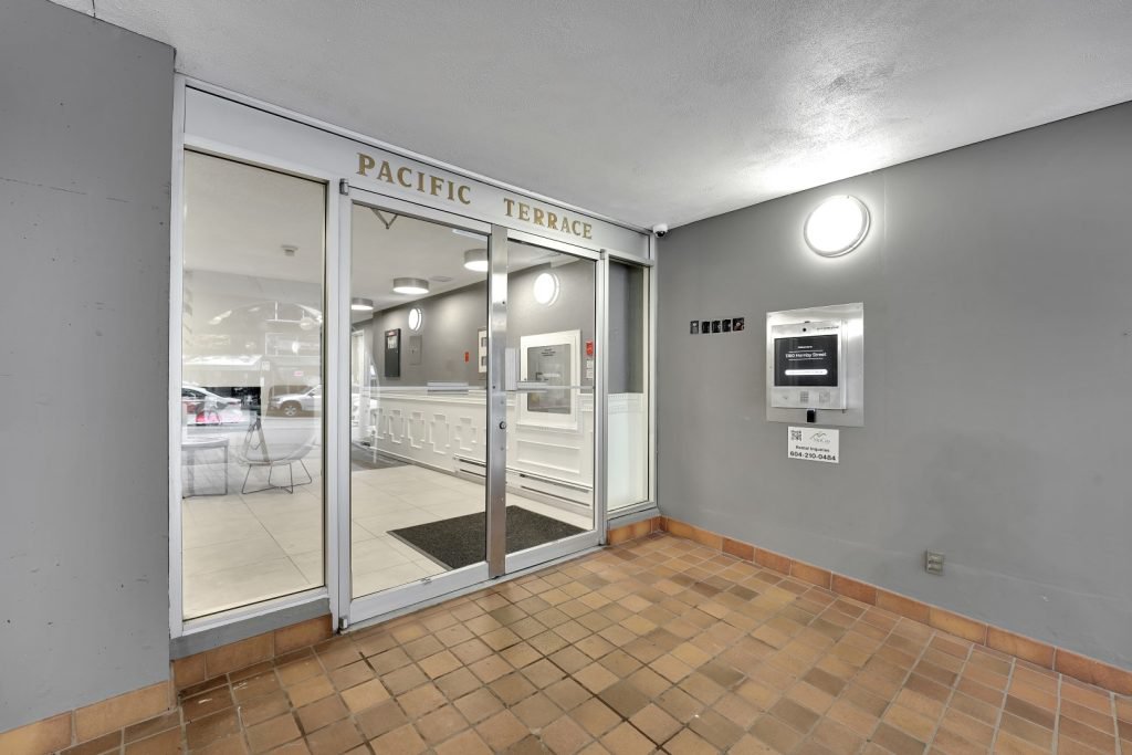 Studio Apartment for Rent - 1360 Hornby Street, Vancouver, BC 5