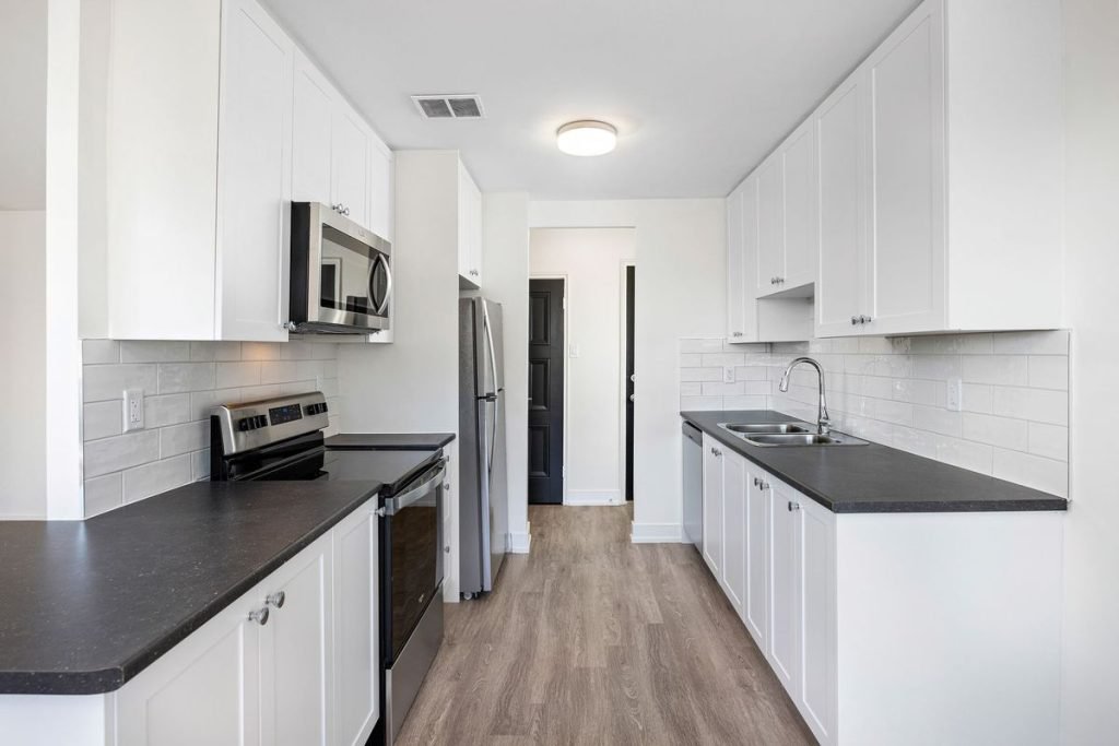 2 Bedroom Apartment for Rent - 877 Kennedy Road, Scarborough, ON 4