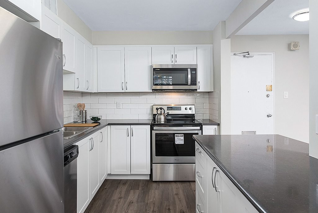 2 Bedroom Apartment for Rent - 1320-1330 Danforth Rd, Scarborough, ON 2