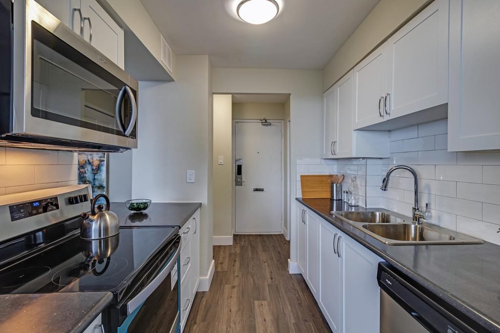 2 Bedroom Apartment for Rent - 1320-1330 Danforth Rd, Scarborough, ON 3