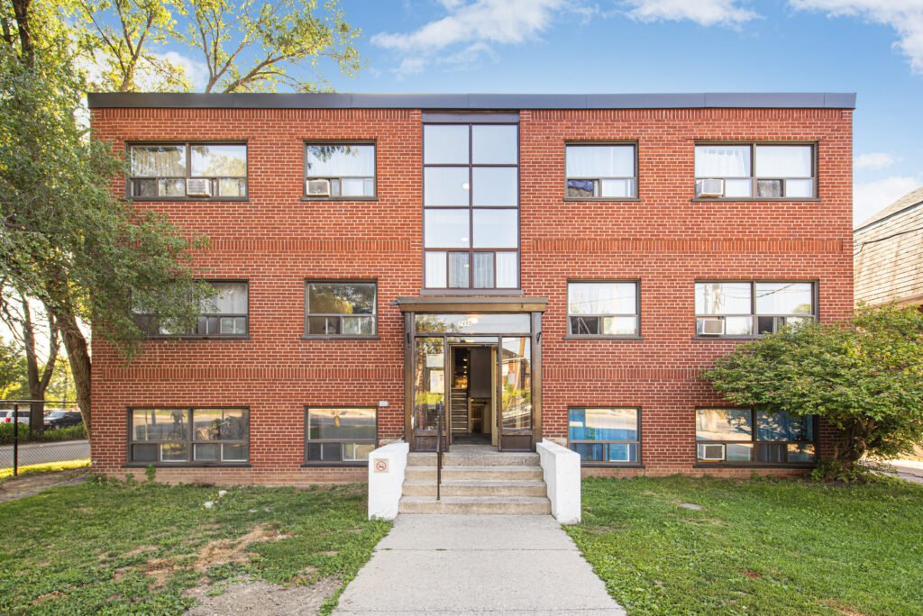 2 Bedroom Apartment for Rent - 2495 Lake Shore Blvd. W, Toronto, ON 3