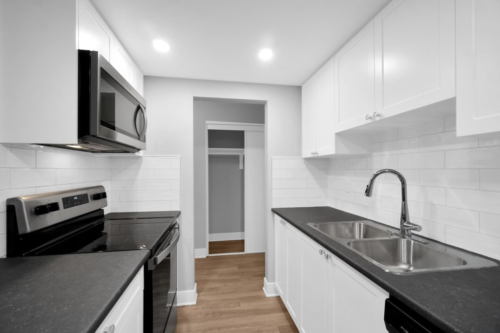 Studio Apartment for Rent - 535, 555 Shaw Avenue, Coquitlam, BC 2