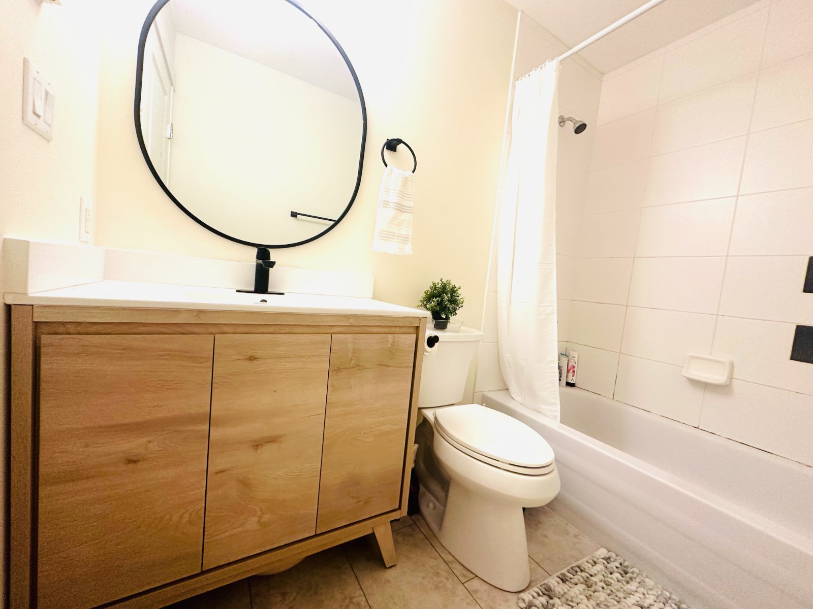 Room in Townhouse for Rent - 7511 No 4 Road, Richmond, BC 4
