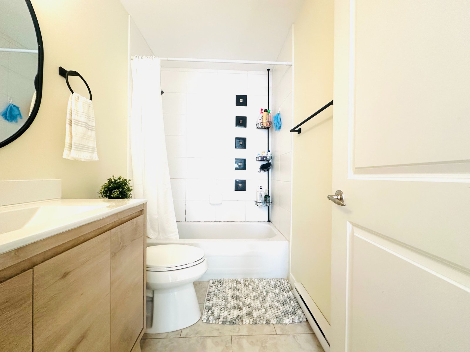 Room in Townhouse for Rent - 7511 No 4 Road, Richmond, BC 5