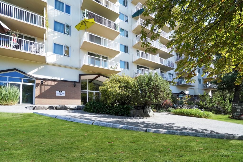 Studio Apartment for Rent - 130 Keith Road, West, North Vancouver, BC 2