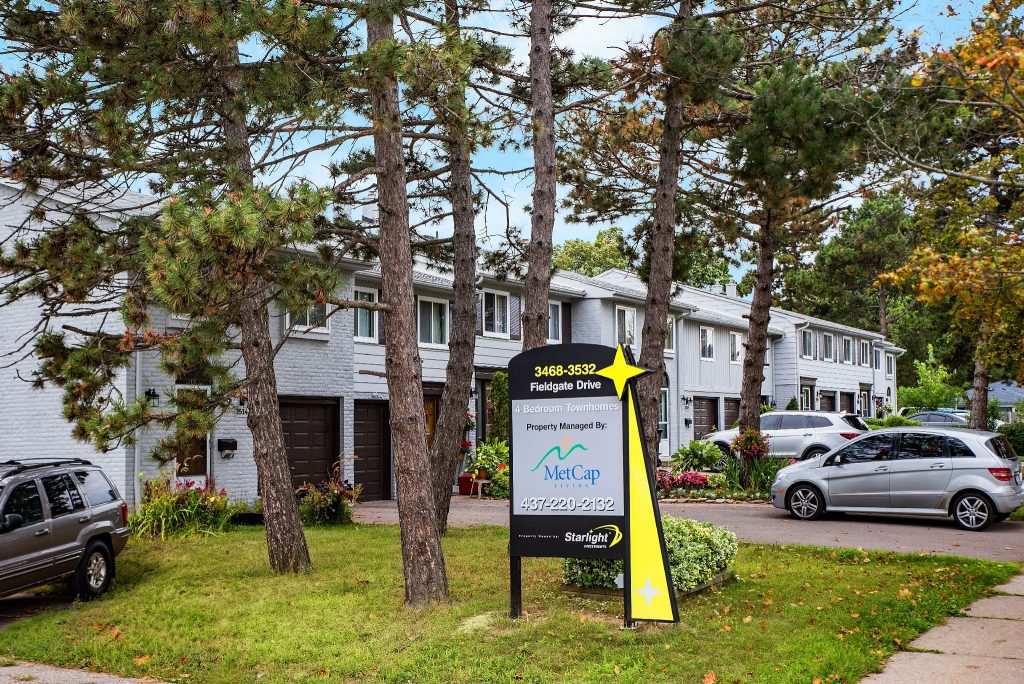 4 Bedroom Townhouse for Rent - 3468 - 3532 Fieldgate Drive, Mississauga, ON 2