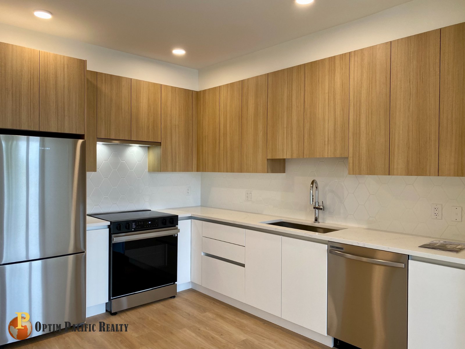2 Bedroom Apartment for Rent - 11907 223rd St, Vancouver, BC 3