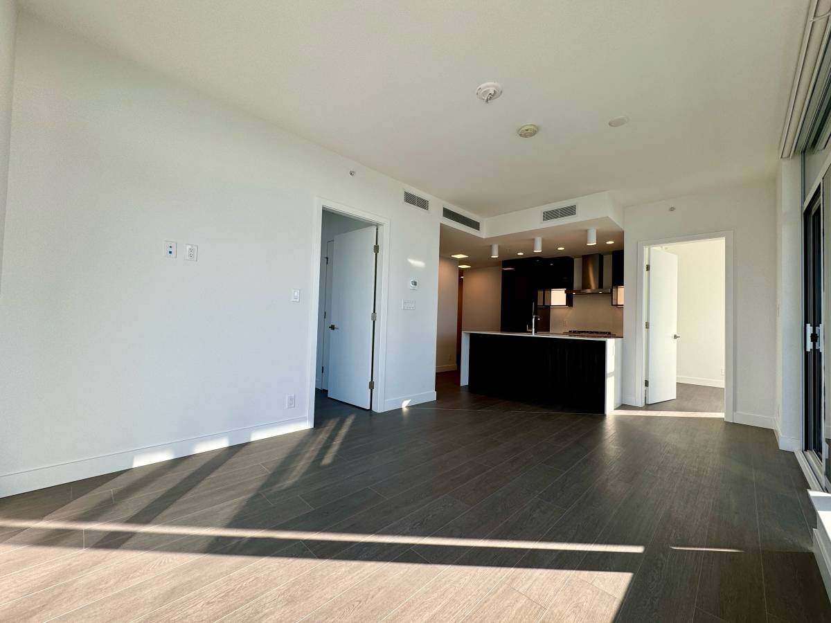 2 Bedroom Apartment for Rent - 6511 Sussex Ave, Burnaby, BC 4