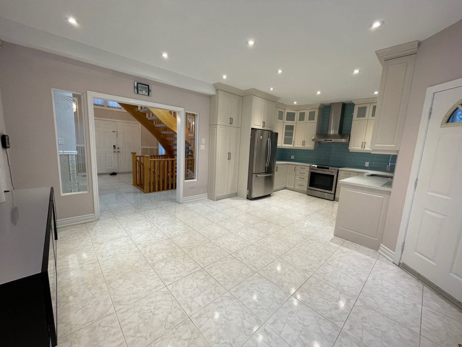 Room in House for Rent - Adirondack Gt, Scarborough, ON 3