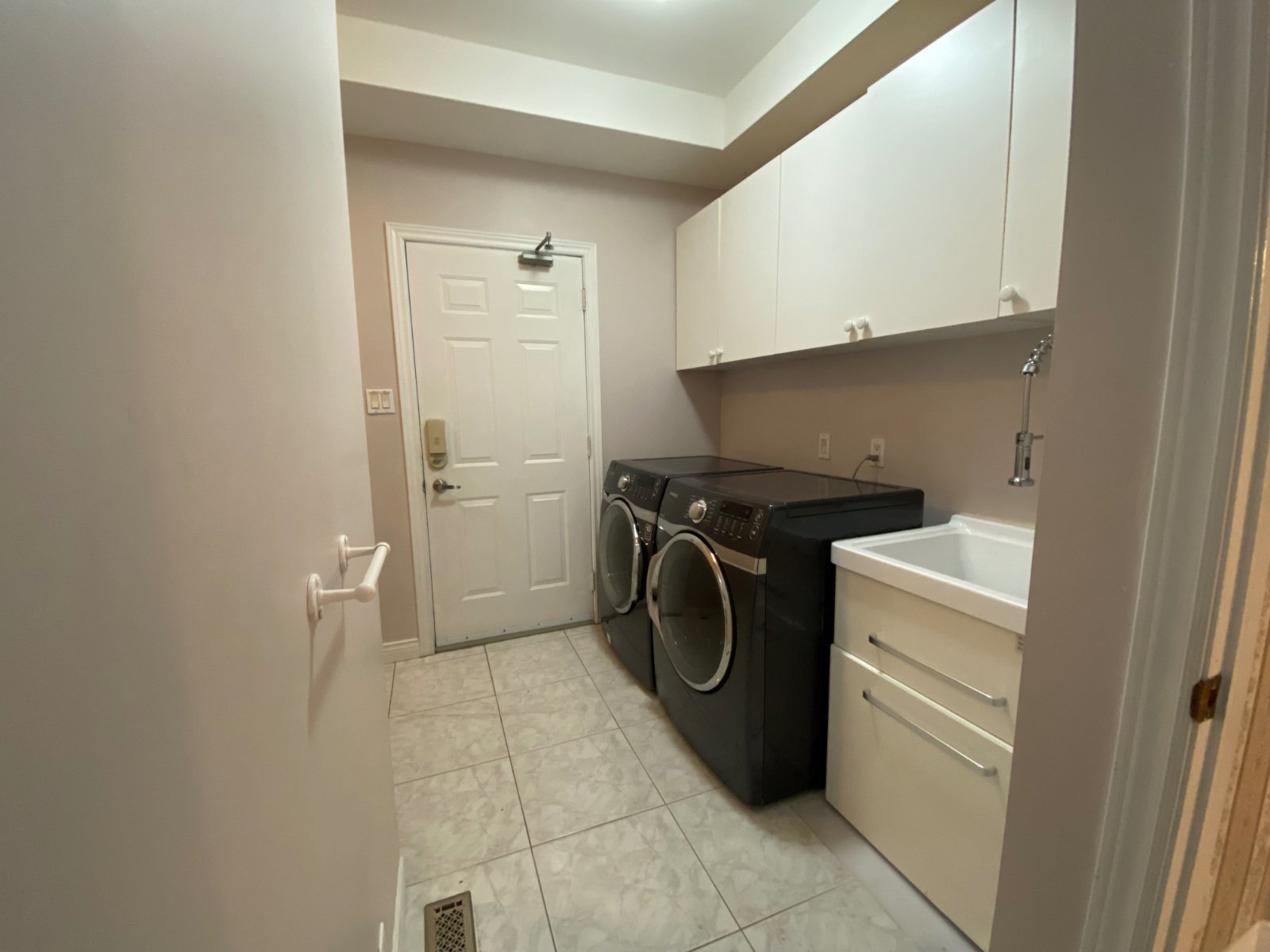 Room in House for Rent - Adirondack Gt, Scarborough, ON 4