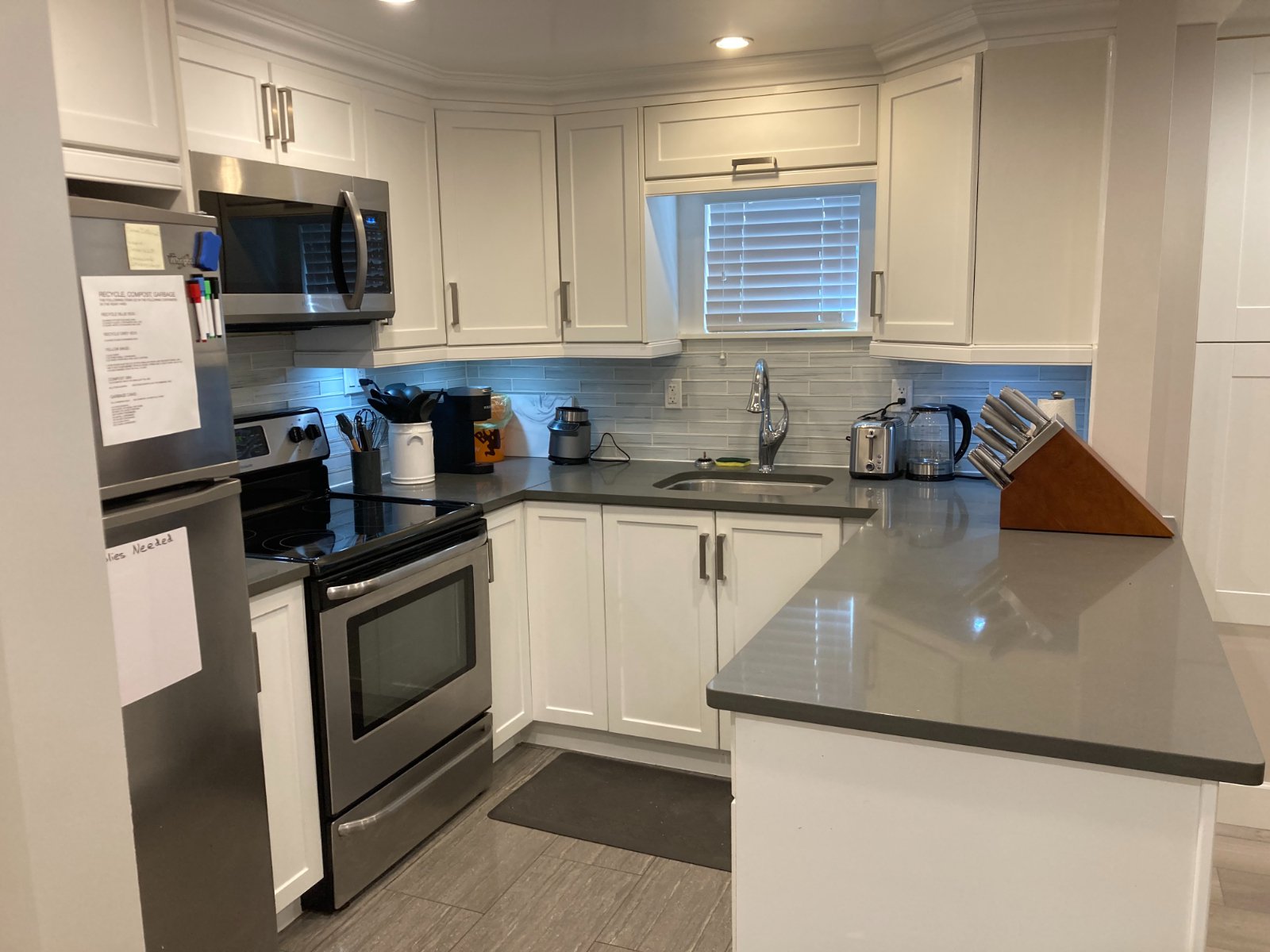 Room in Apartment for Rent - 1550 Comox St, Vancouver, BC 4