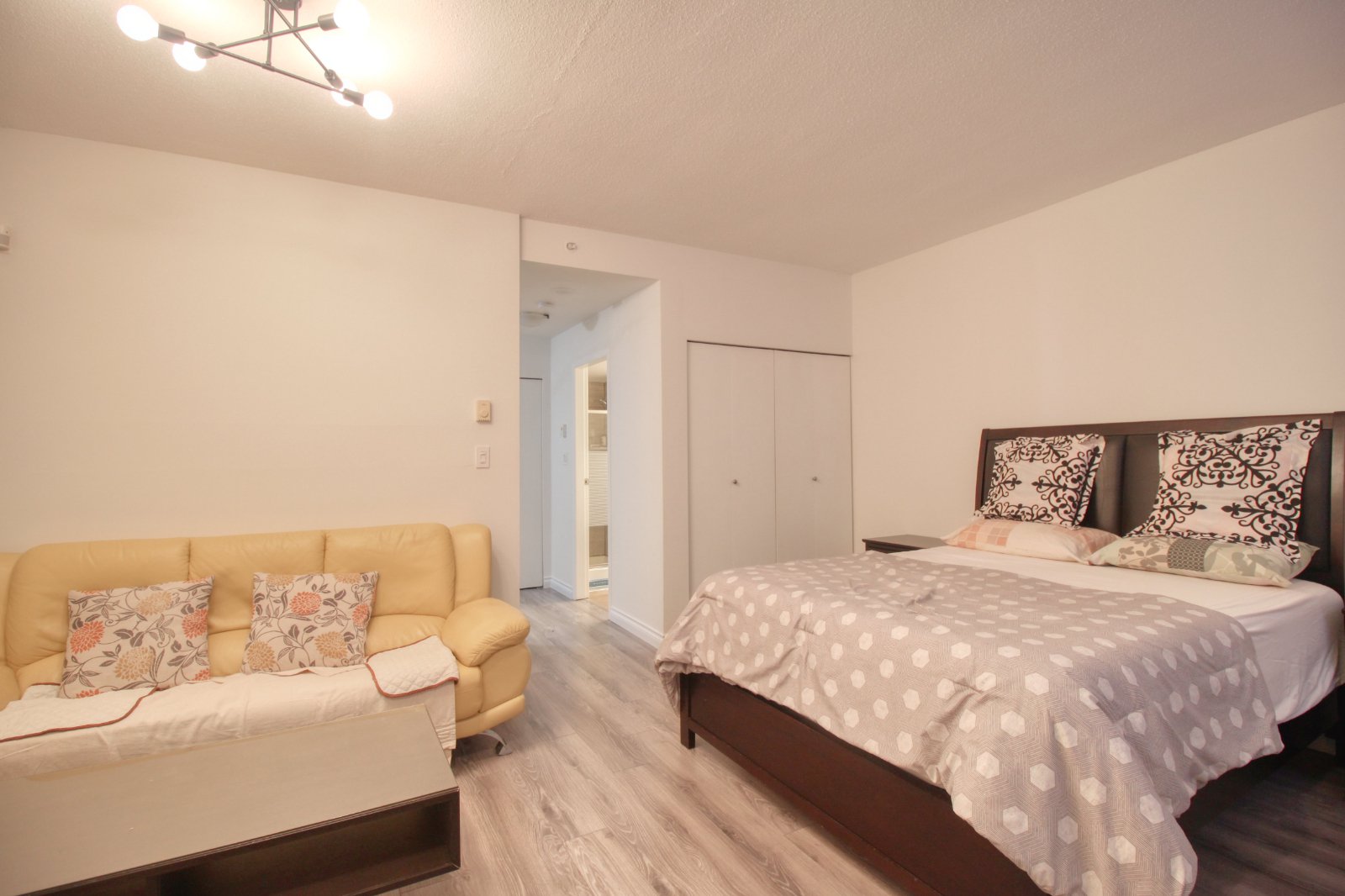 Studio Apartment for Rent - 8288 Saba Road, Richmond, BC 5