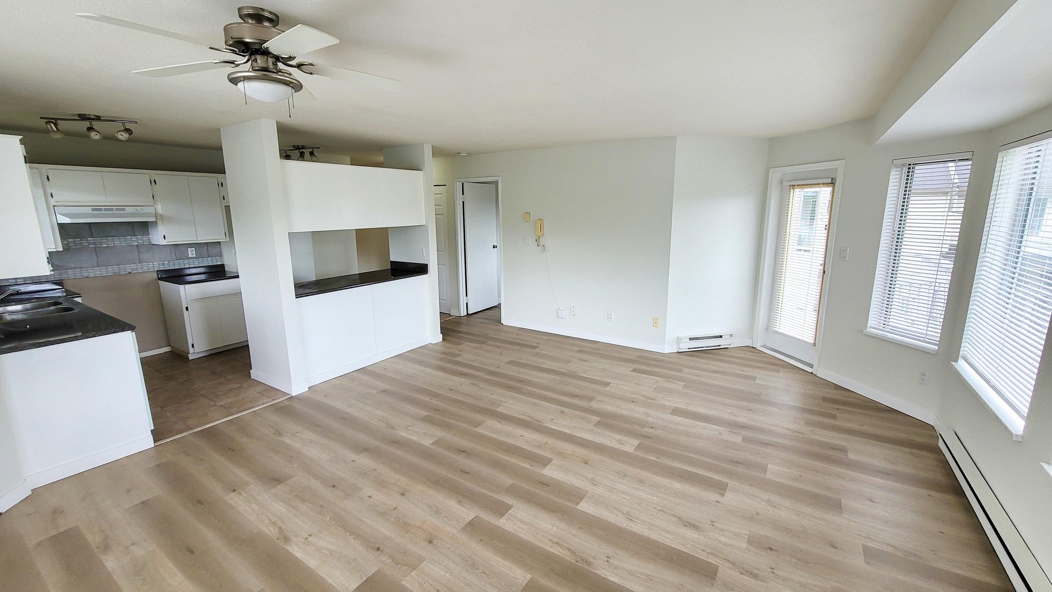 2 Bedroom Apartment for Rent - 33405 Bourquin Place, Abbotsford, BC 4