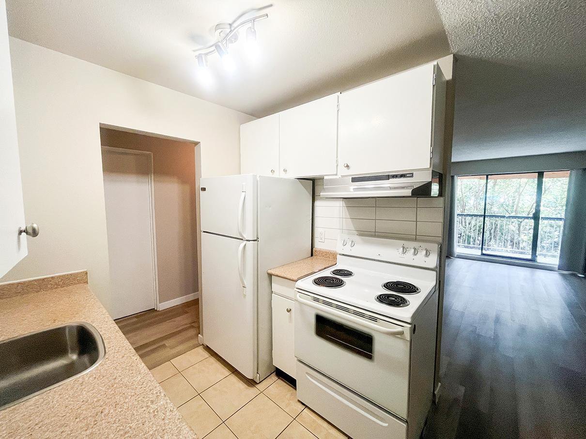 2 Bedroom Apartment for Rent - 14921 104 Avenue, Surrey, BC 5