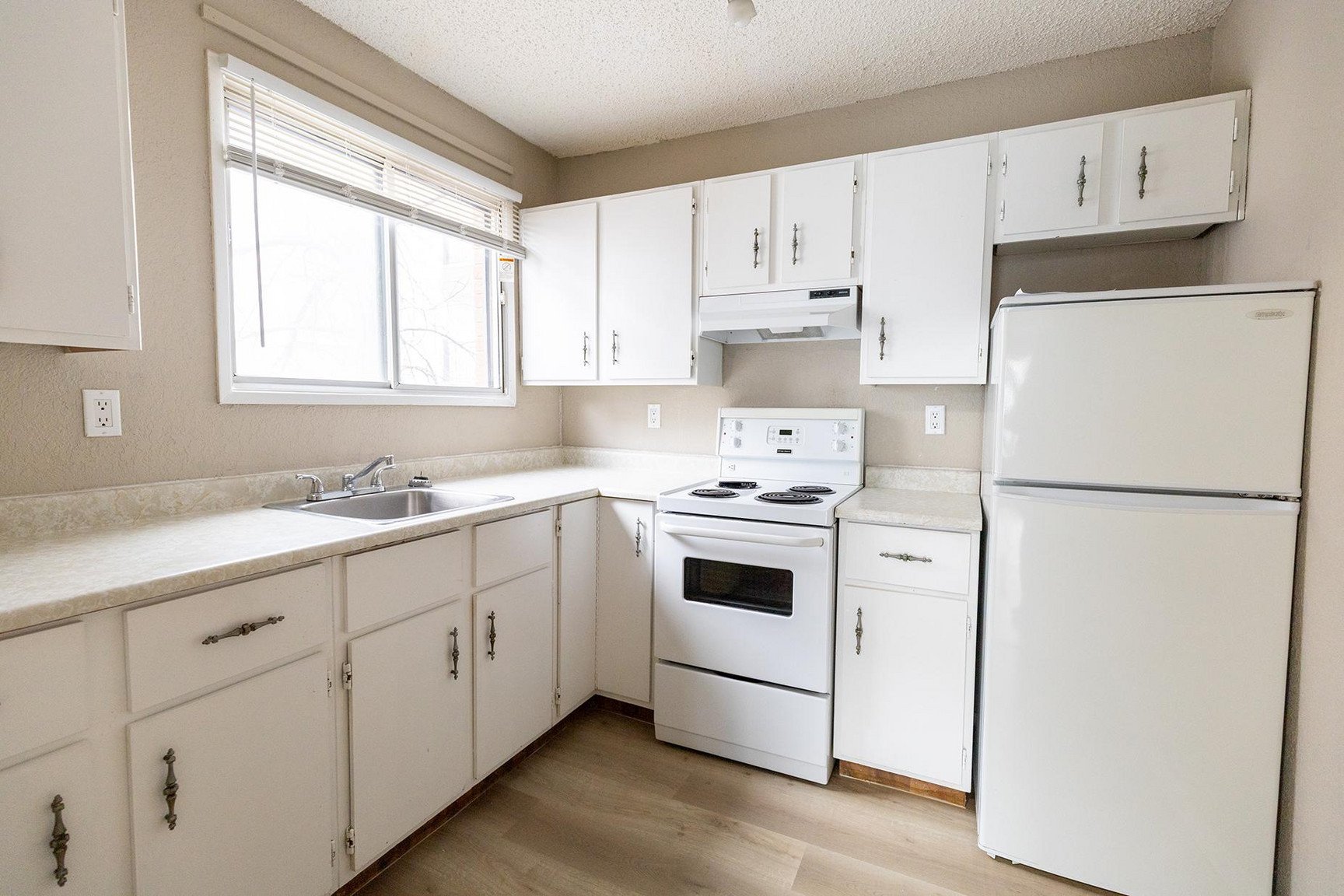 2 Bedroom Apartment for Rent - 707 57 Avenue SW, Calgary, AB 4