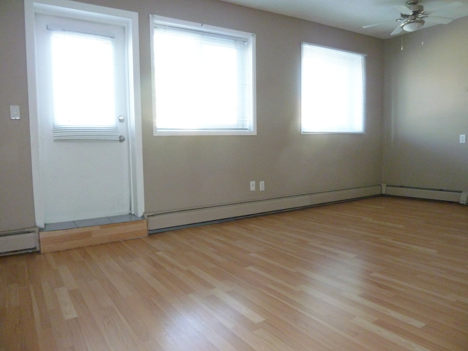 2 Bedroom Apartment for Rent - 2606 139 Avenue NW, Edmonton, AB 5
