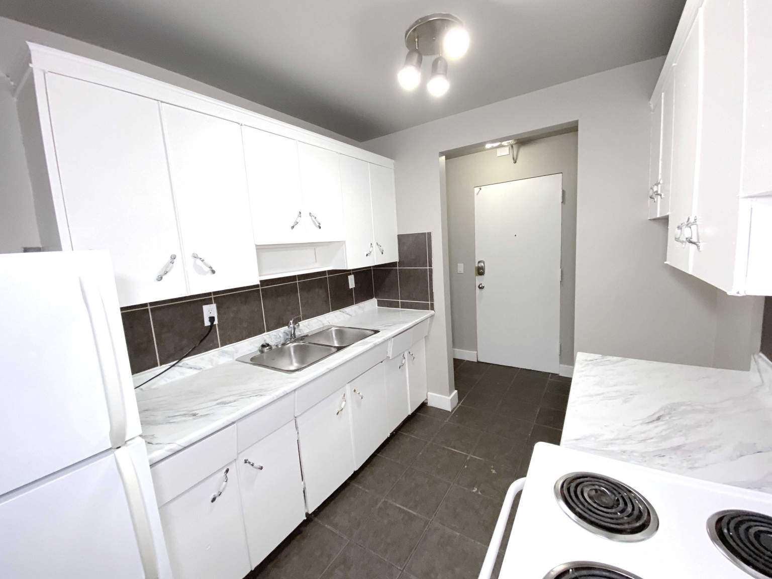 2 Bedroom Apartment for Rent - 10720 108 Street NW, Edmonton, AB 4
