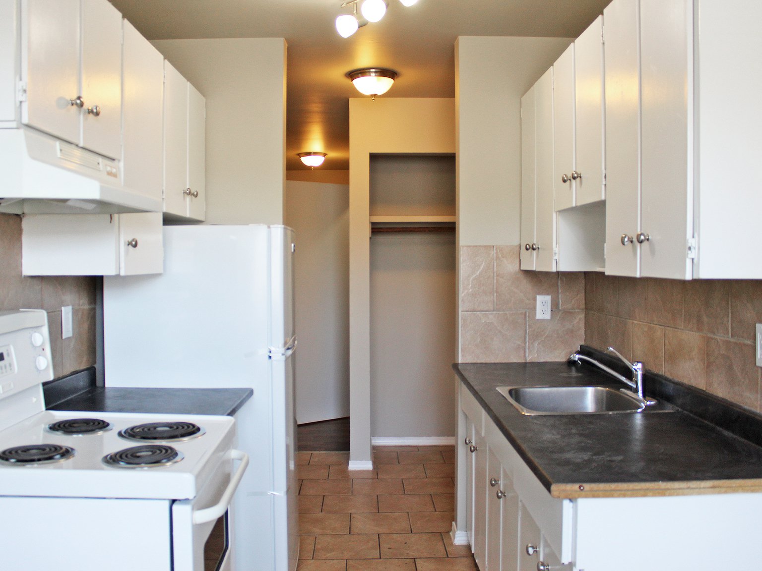 2 Bedroom Apartment for Rent - 11937 105 Street NW, Edmonton, AB 2