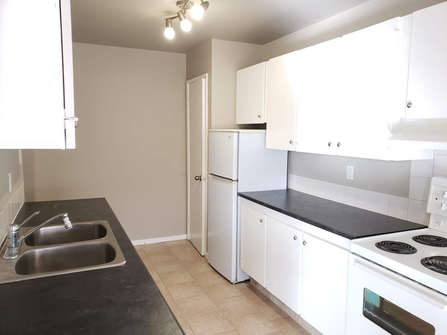 2 Bedroom Apartment for Rent - 9415 94 Avenue, Fort Saskatchewan, AB 5