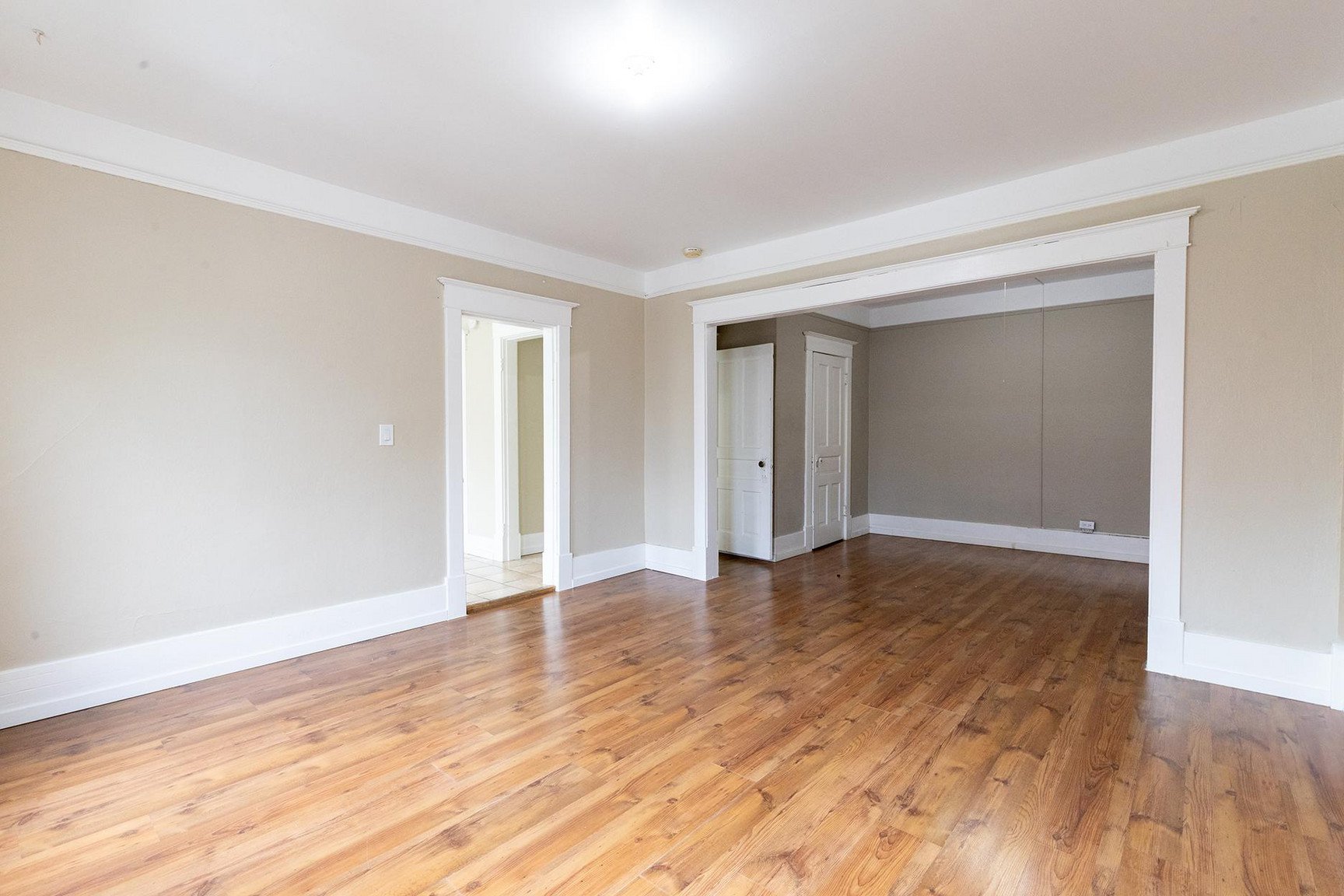 Studio Apartment for Rent - 1339 10 Avenue SE, Calgary, AB 2