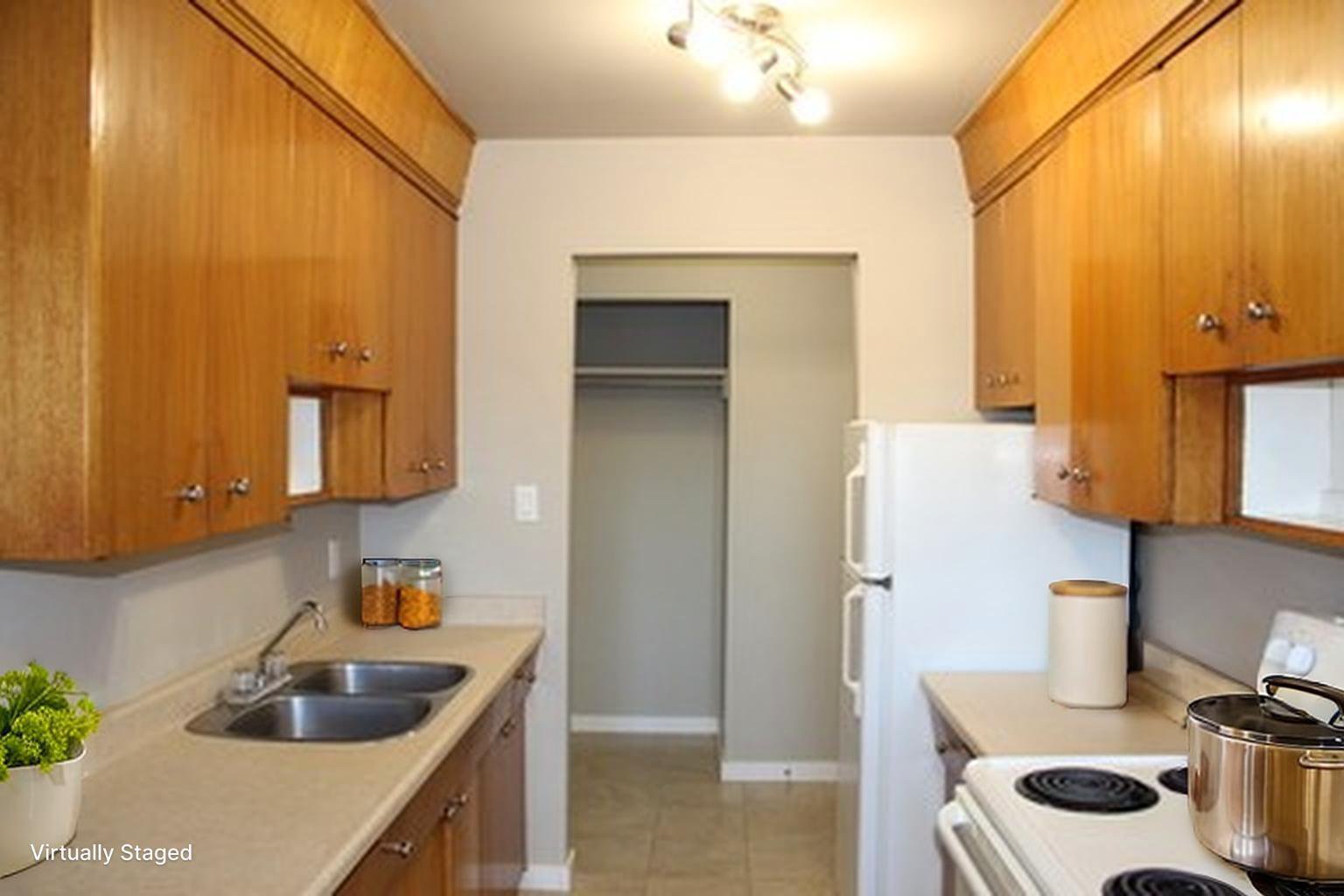 Studio Apartment for Rent - 10741 108 Street NW, Edmonton, AB 4