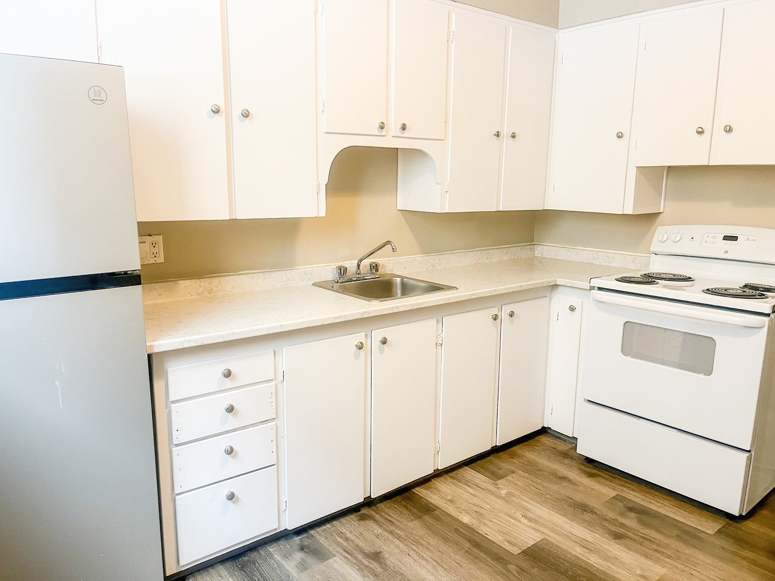 2 Bedroom Apartment for Rent - 2835 Parliament Avenue, Regina, SK 4