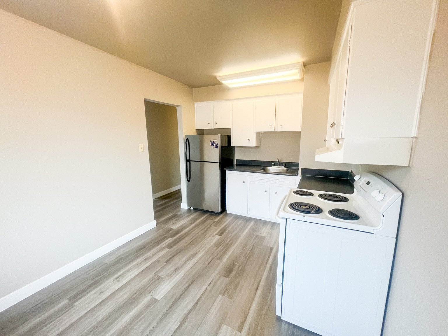 Studio Apartment for Rent - 3918 Rae Street, Regina, SK 4