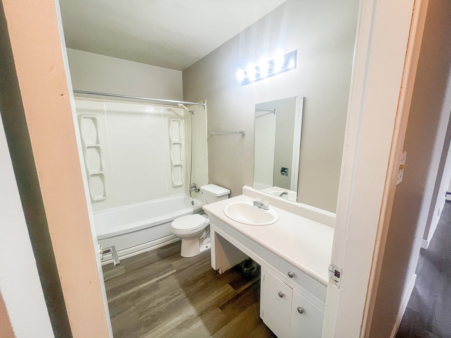Studio Apartment for Rent - 3918 Rae Street, Regina, SK 5