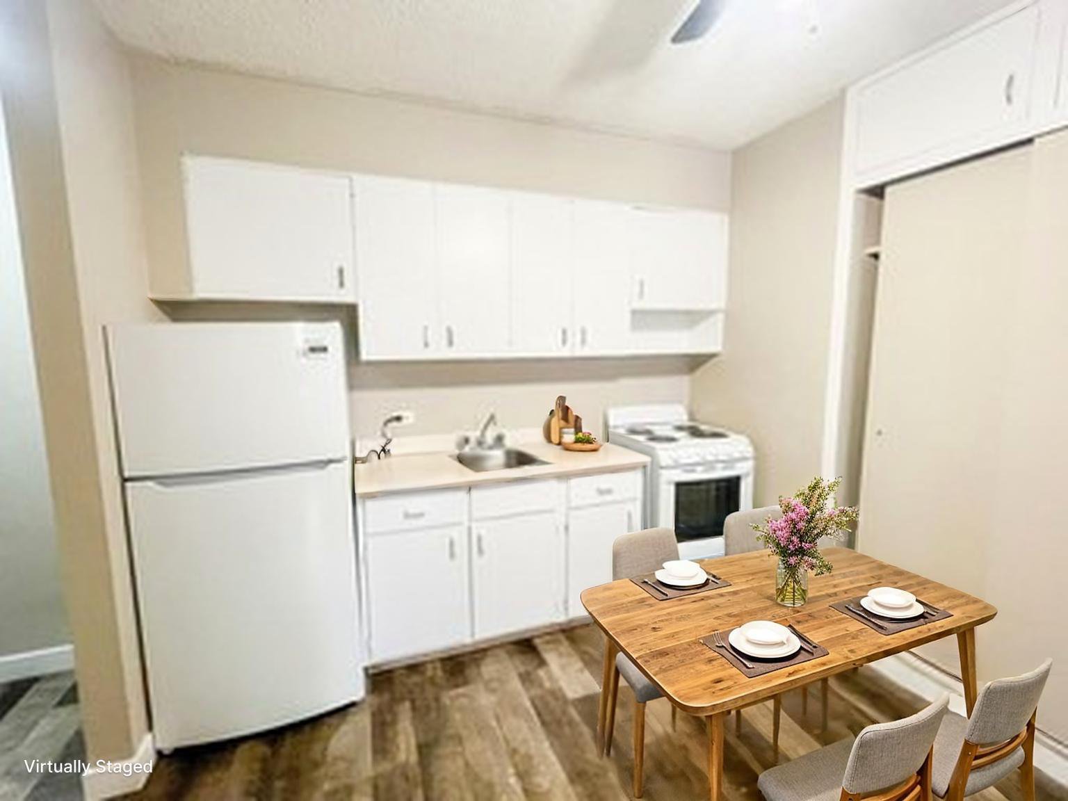 2 Bedroom Apartment for Rent - 1424 Victoria Avenue, Regina, SK 2