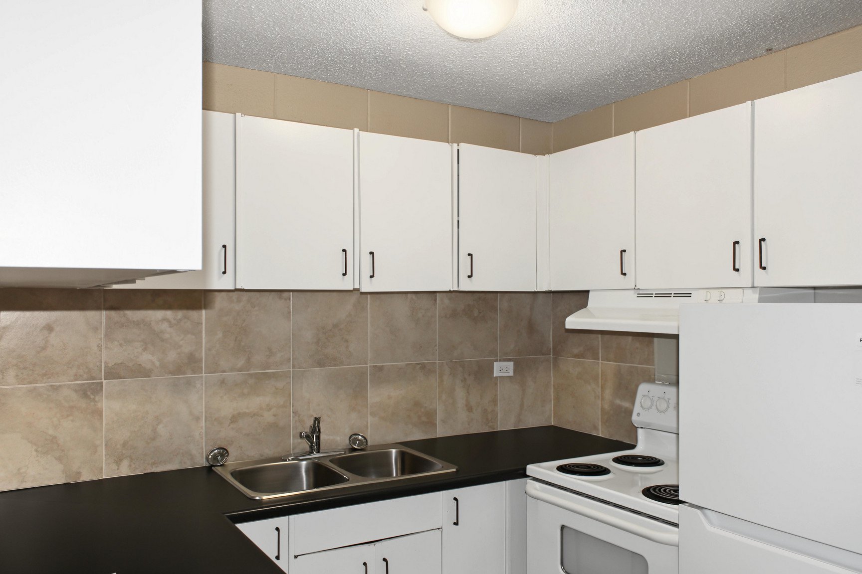 2 Bedroom Apartment for Rent - 3908 16 Street SW, Calgary, AB 4