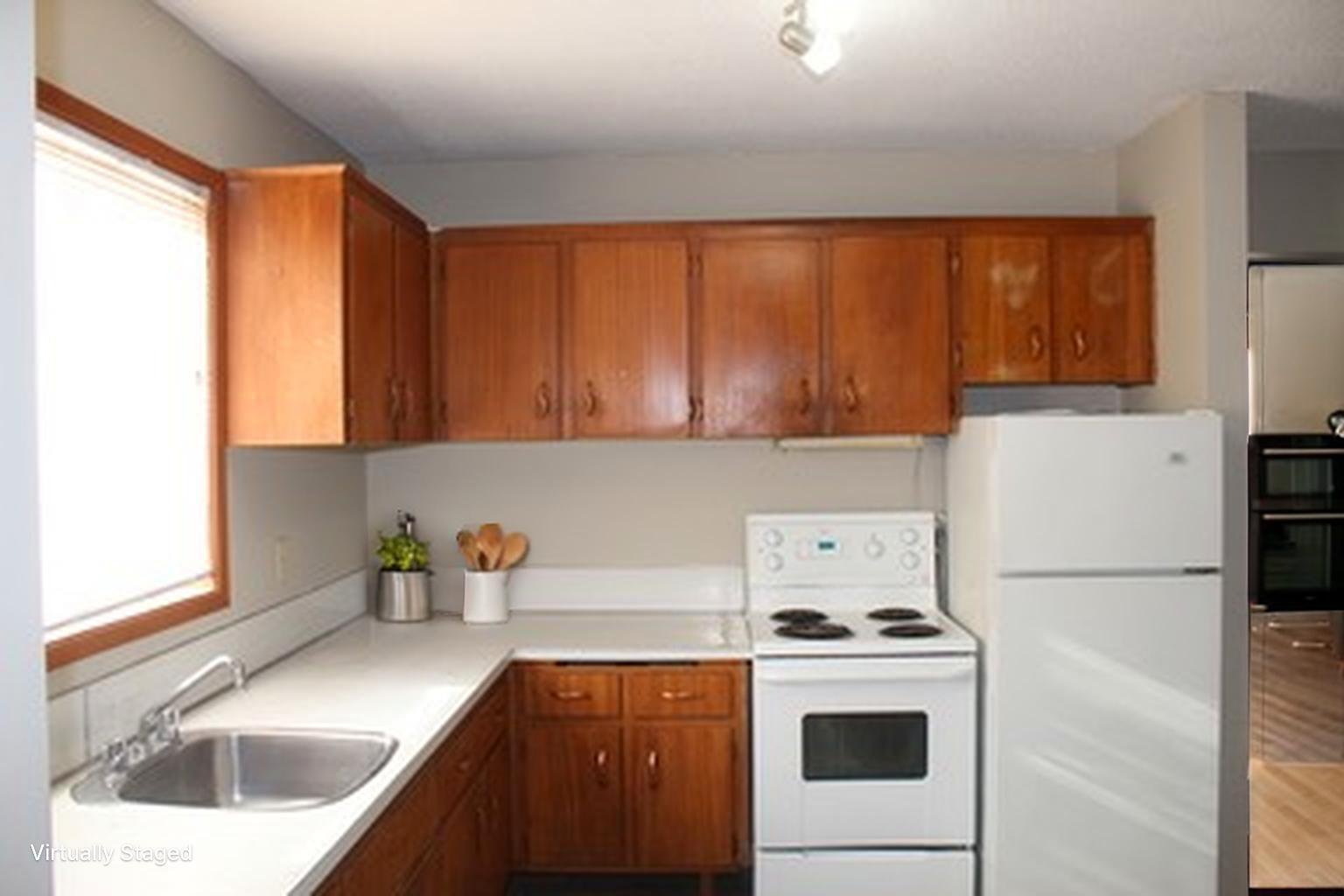 Studio Apartment for Rent - 1019 Northmount Dr NW, Calgary, AB 5