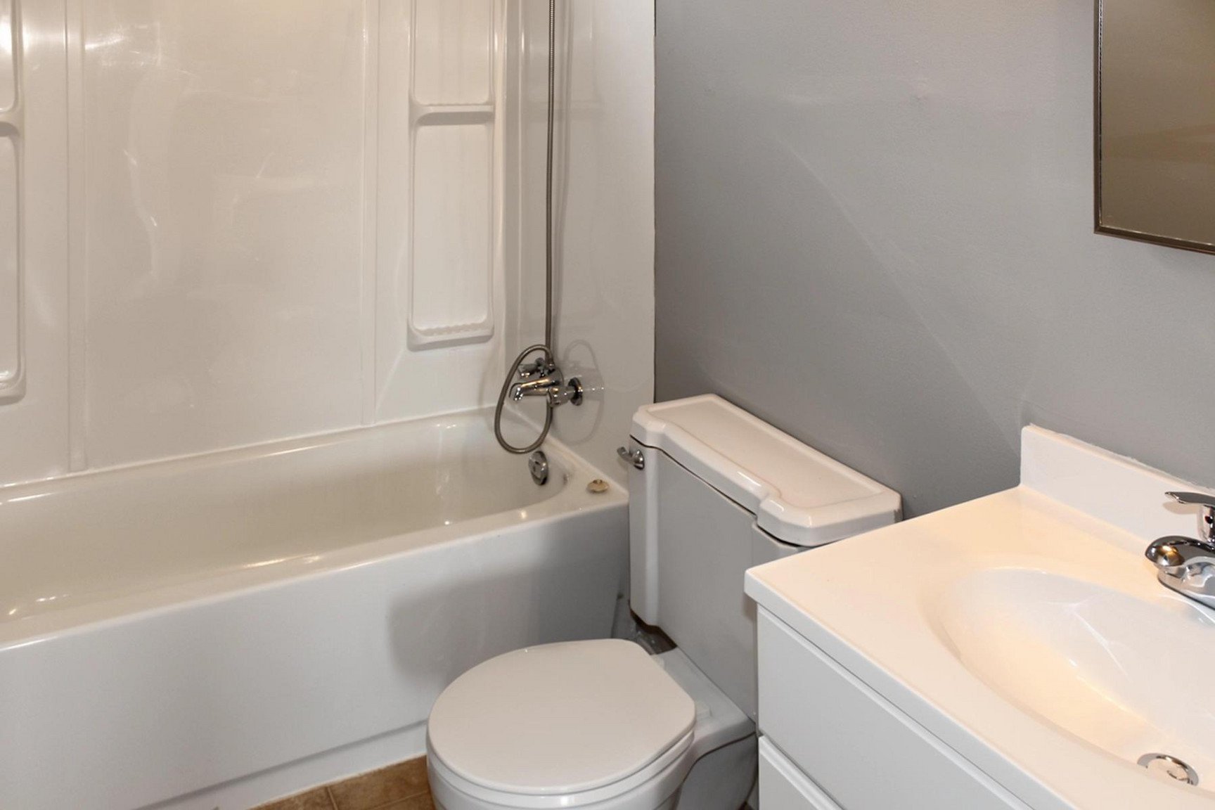 Studio Apartment for Rent - 3319 Argyle Road, Regina, SK 5