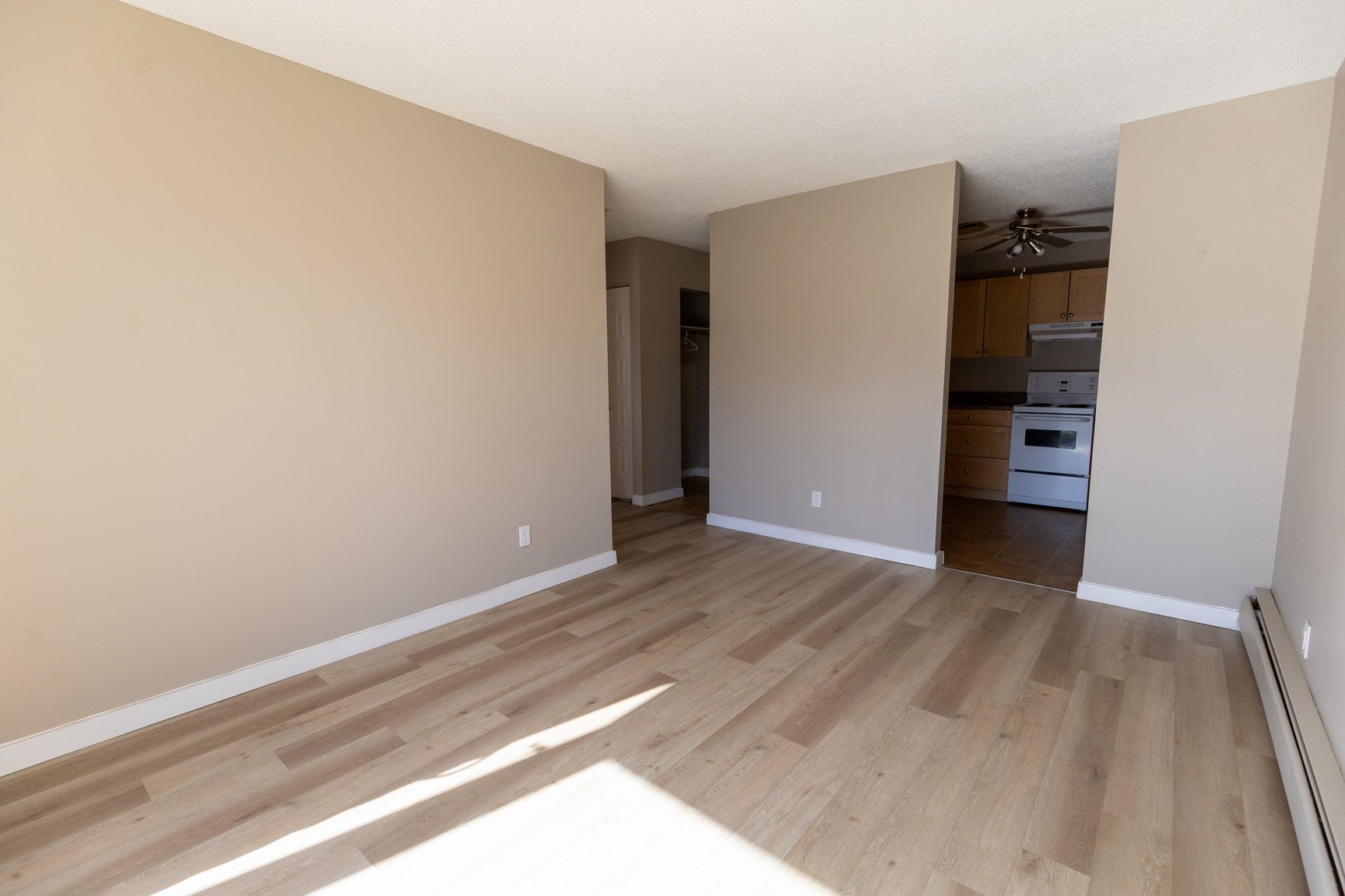 2 Bedroom Apartment for Rent - 505 3 Avenue SE, Airdrie, AB 4
