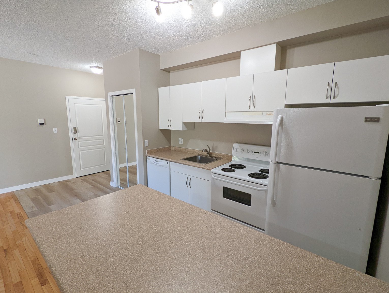 2 Bedroom Apartment for Rent - 9731 105 Street NW, Edmonton, AB 5