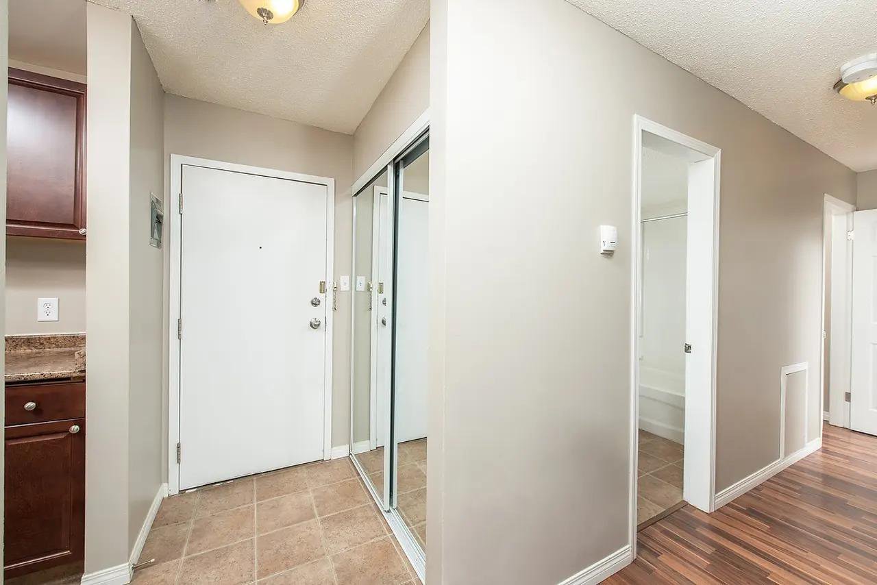 2 Bedroom Apartment for Rent - 11720 124 St, Edmonton, AB 5