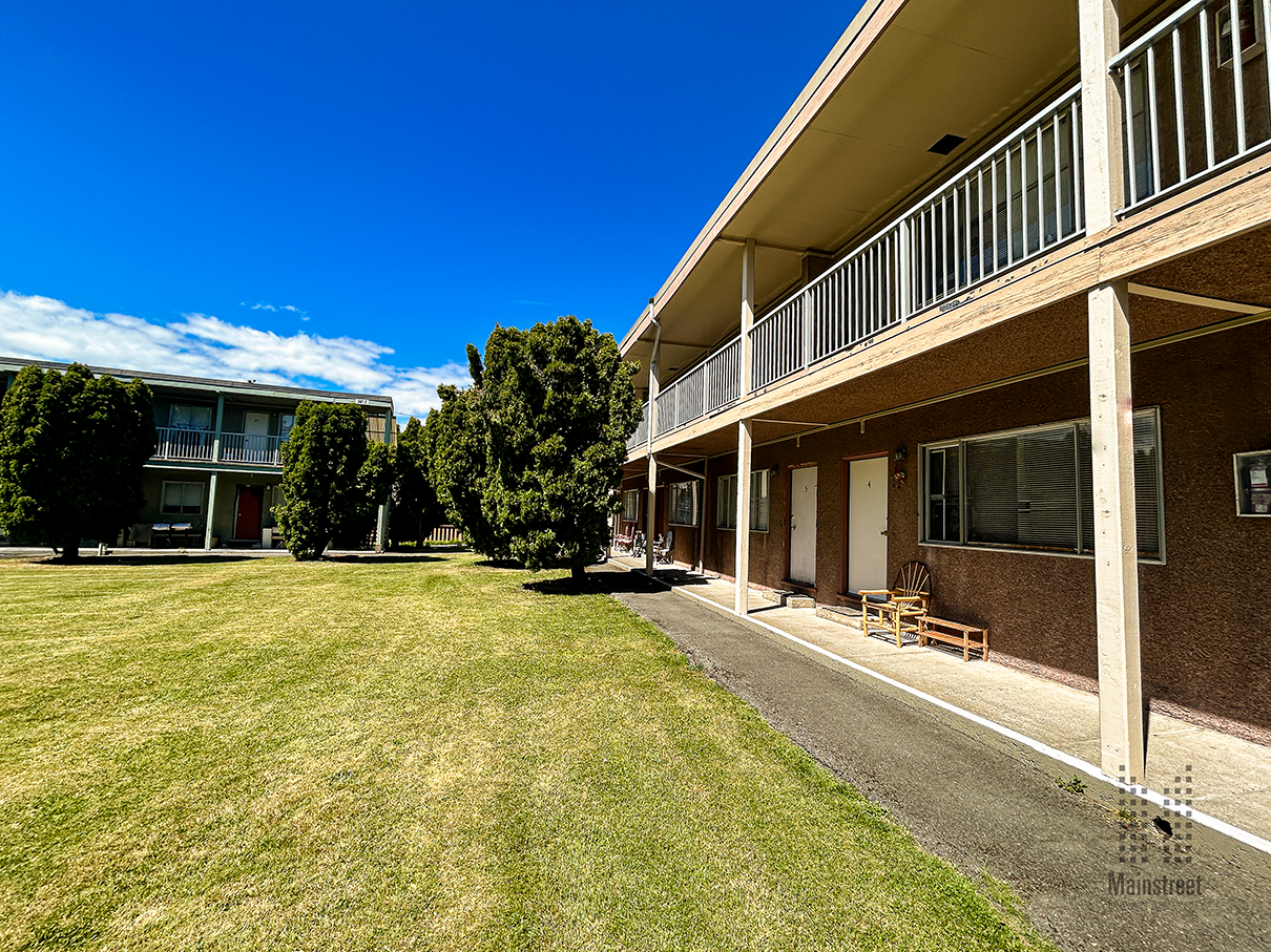 2 Bedroom Apartment for Rent - 3498 Lovat Ave, Victoria, BC 2