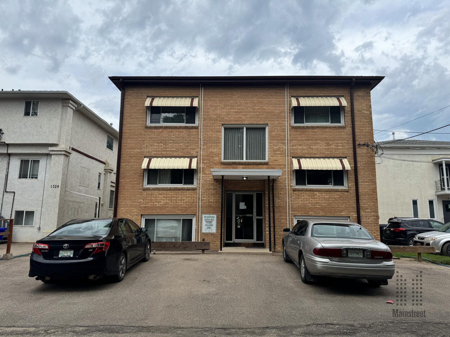 Studio Apartment for Rent - 1322 College Dr, Saskatoon, SK 4