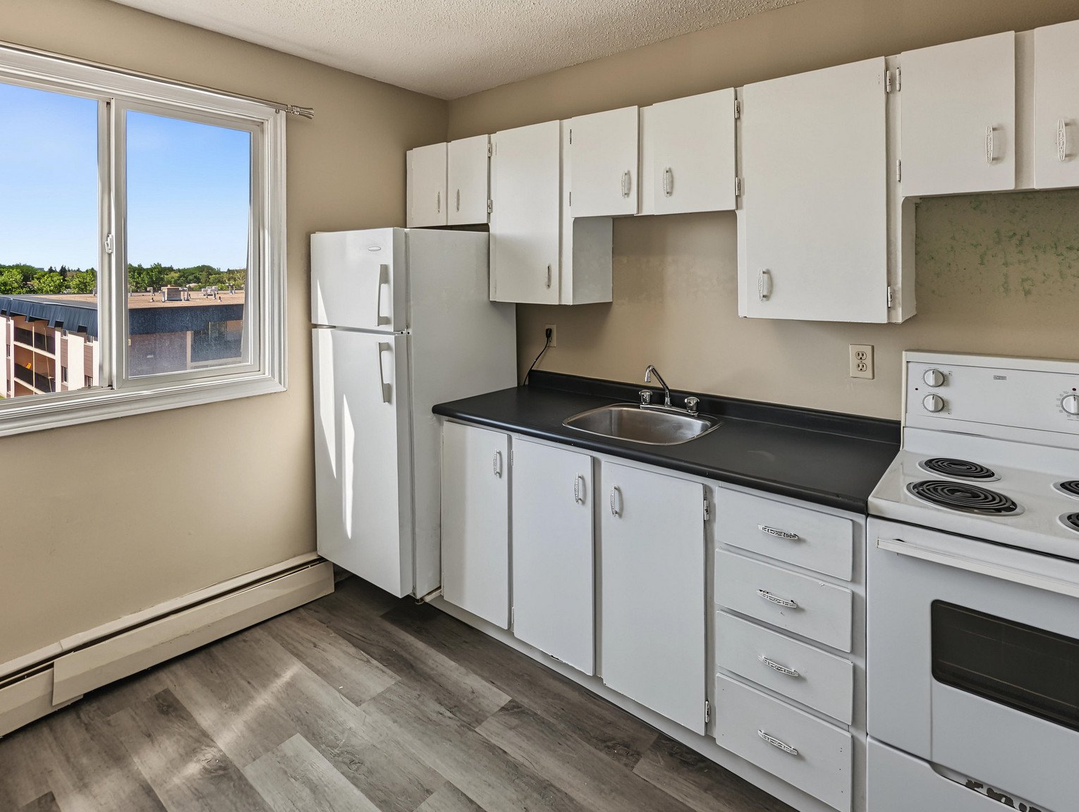 Studio Apartment for Rent - 27 Kleisinger Crescent, Regina, SK 3