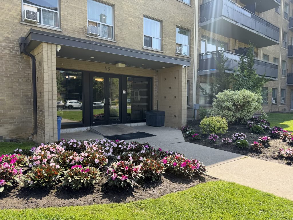 3 Bedroom Apartment for Rent - 45 Greencrest Cir, Scarborough, ON 4