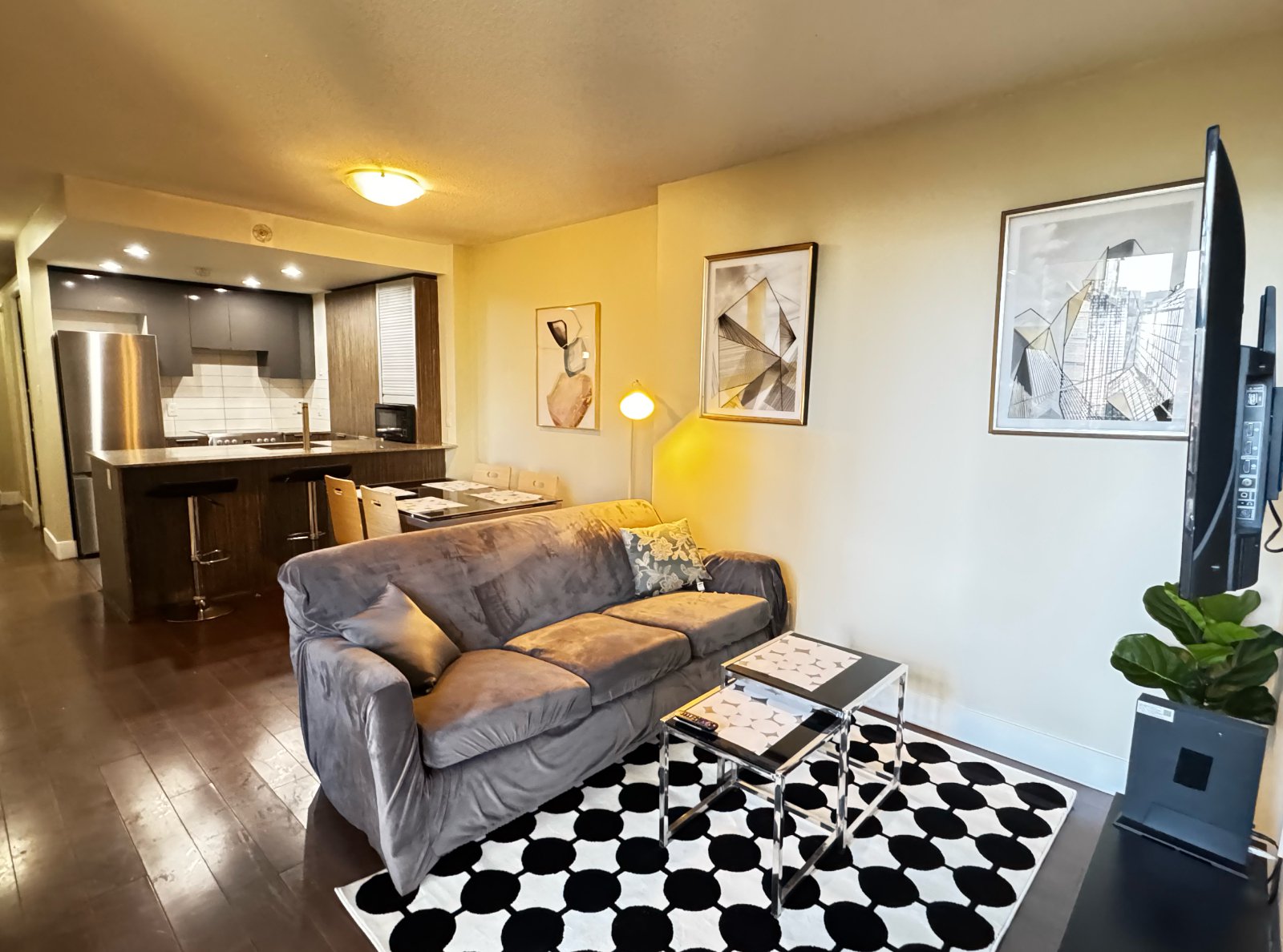 2 Bedroom Apartment for Rent - 1088 Richards St, Vancouver, BC 3