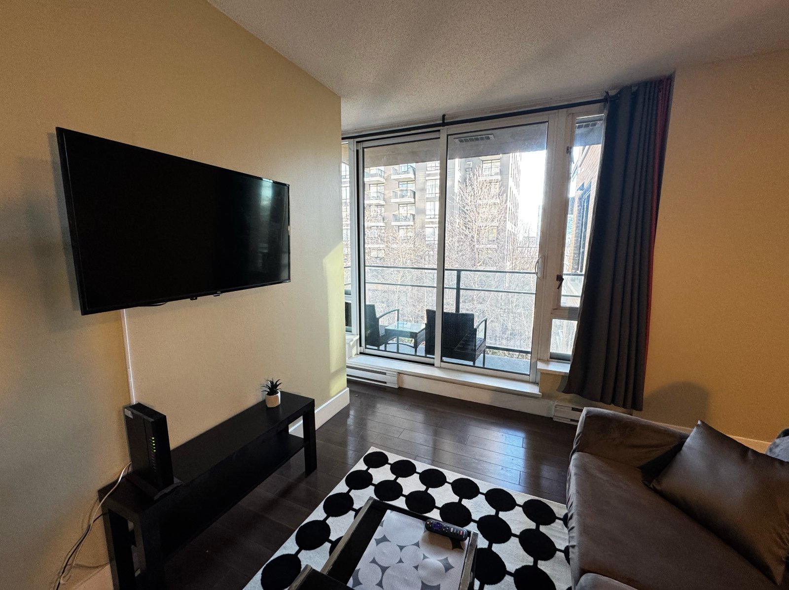 2 Bedroom Apartment for Rent - 1088 Richards St, Vancouver, BC 4