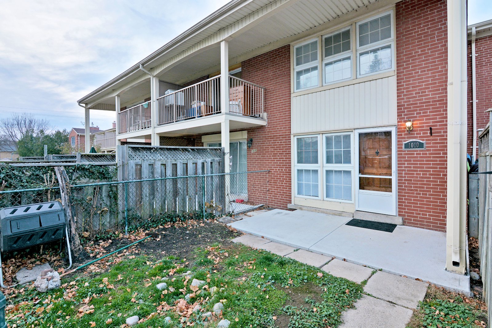 4 Bedroom Townhouse for Rent - 1010 Kipps Ln, London, ON 2