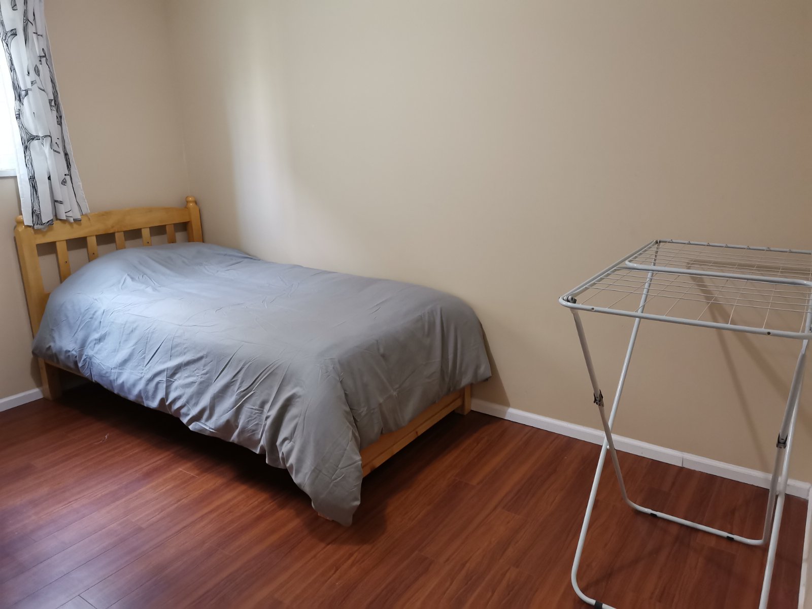 Room in House for Rent - E Georgia St, Vancouver, BC 2