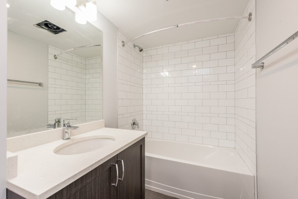 Studio Apartment for Rent - 151 Keith Rd E, North Vancouver, BC 4